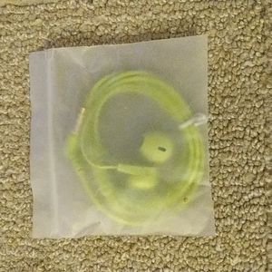 NWOT earbuds